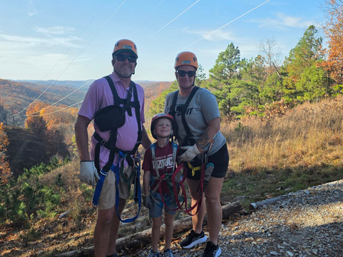 Ozark Mountain Ziplines-尤里卡斯普林斯必去景点
