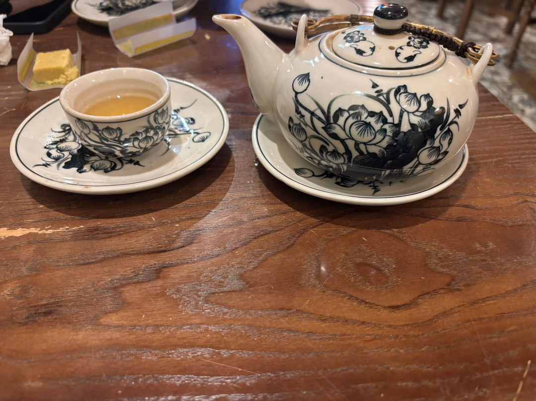 Mẹt Vietnamese Restaurant & Vegetarian Met 4