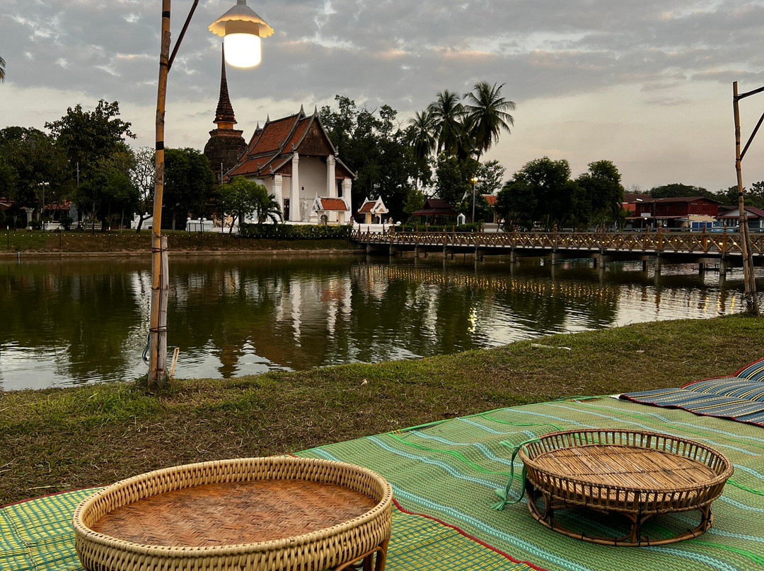 Tra Phang Thong Market-素可泰必去景点
