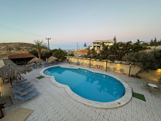 Karteros Hotel主图