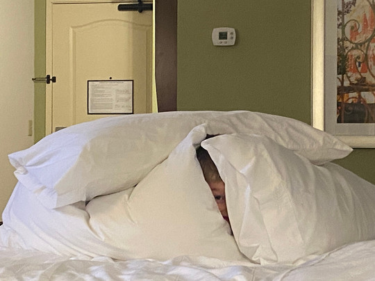 假日智选快捷套房酒店主图