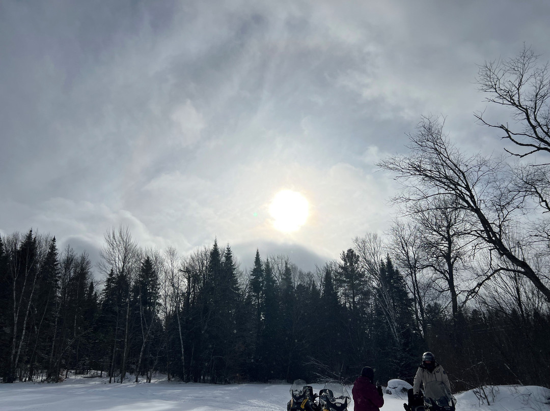 Farmhouse Snowmobiling and UTVs-普莱西德湖必去景点