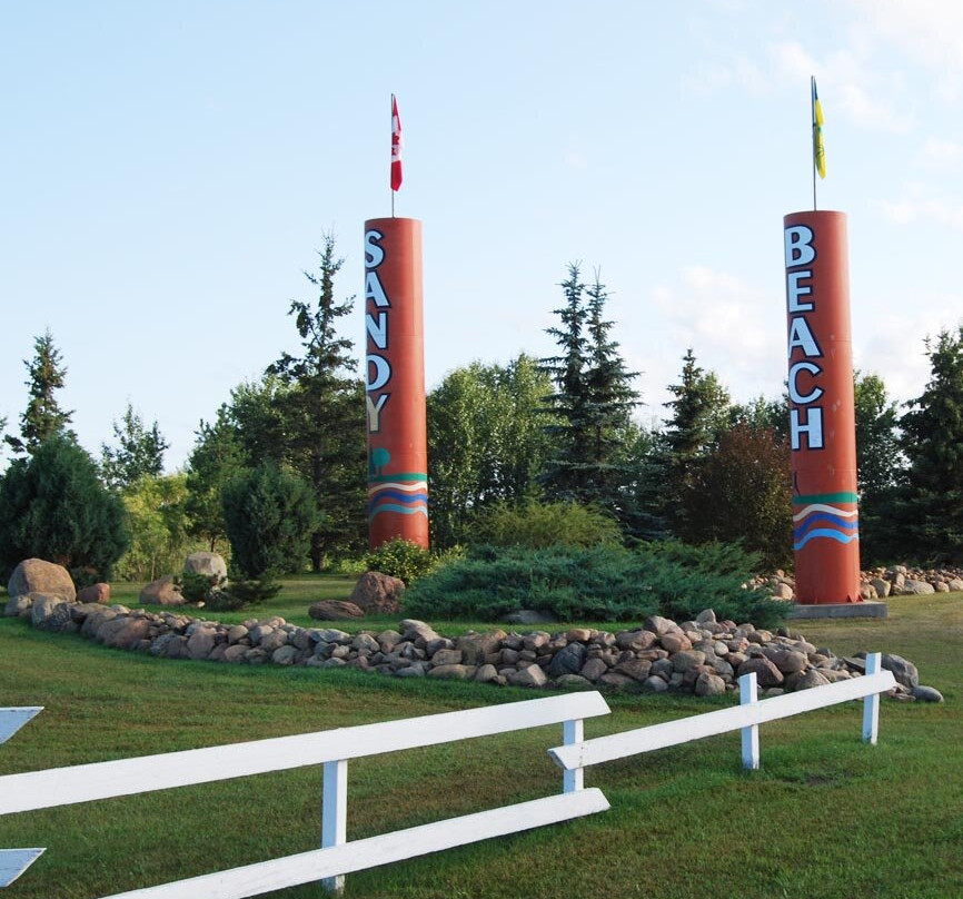 Sandy Beach Regional Park-劳埃德明斯特必去景点