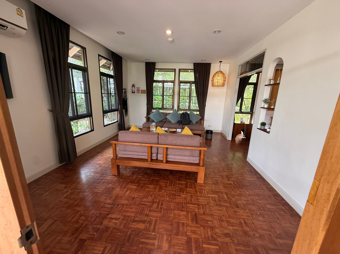 希拉伦酒店主图