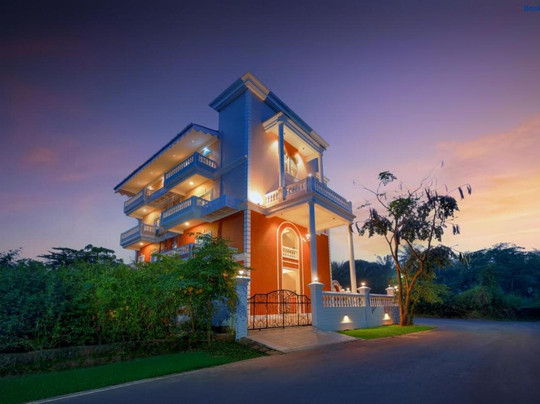 Vega Suites With Private Indoor Pool