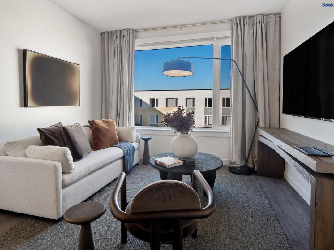 Hyatus Luxury Residences Everett