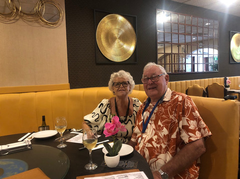 John-Lee Burgers & Sushi