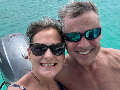 Dockside Dinghy-Coral Bay必去景点