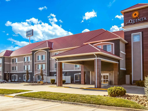 北普拉特拉昆塔温德姆套房酒店