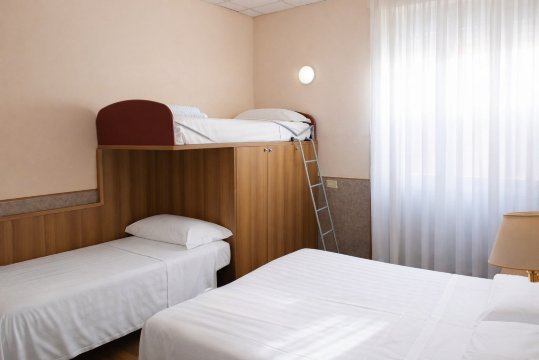 菲酒店安布拉-客卧