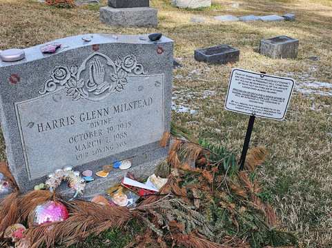 Divine's Gravesite, Prospect Hill Cemetary-陶森必去景点