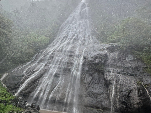 Afareaitu Waterfalls-Afareaitu必去景点