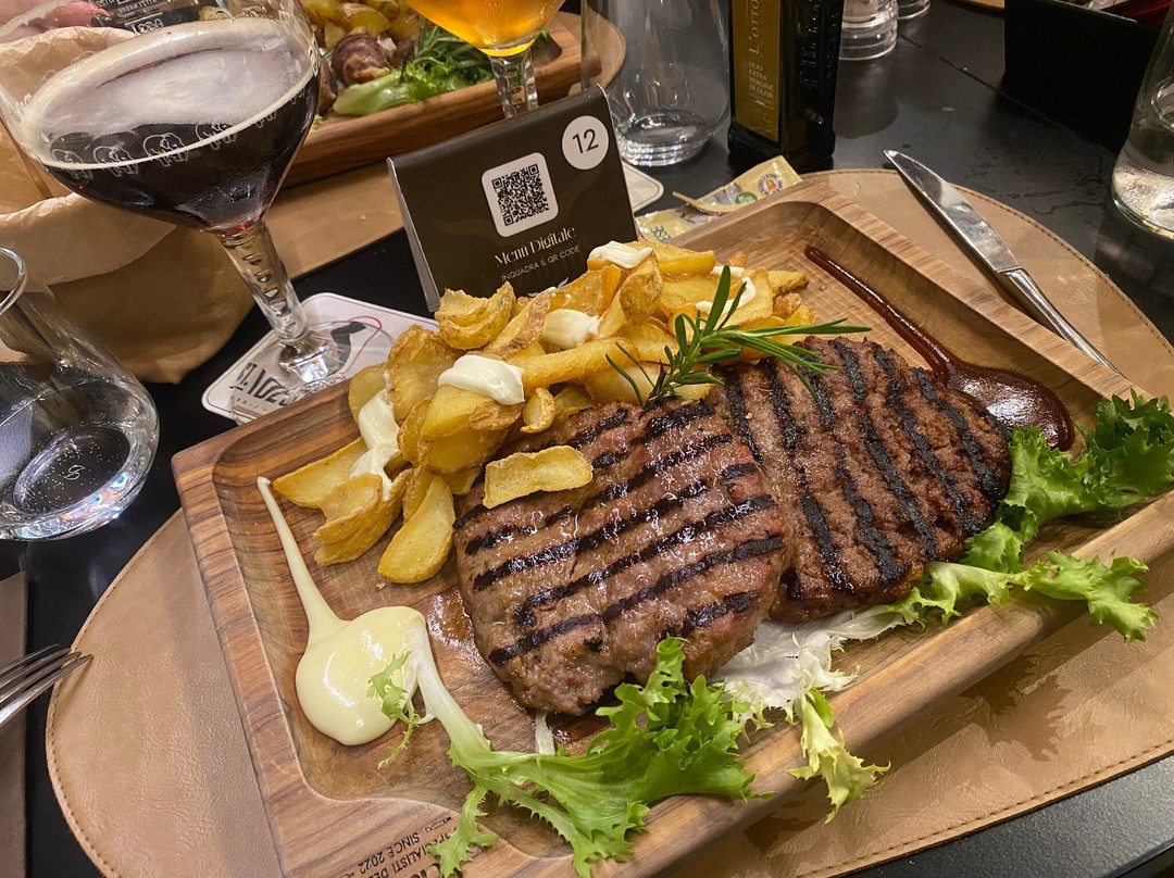 Edamus Steakhouse Pub