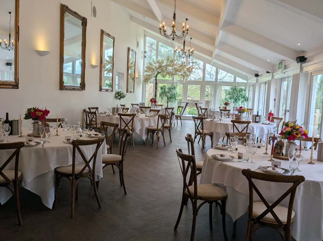 霍尔顿庄园酒店主图