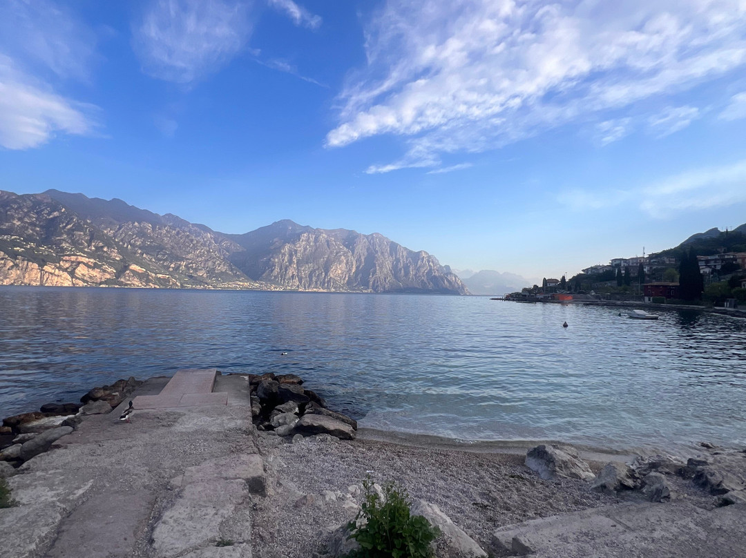 卡斯泰洛湖滨酒店主图