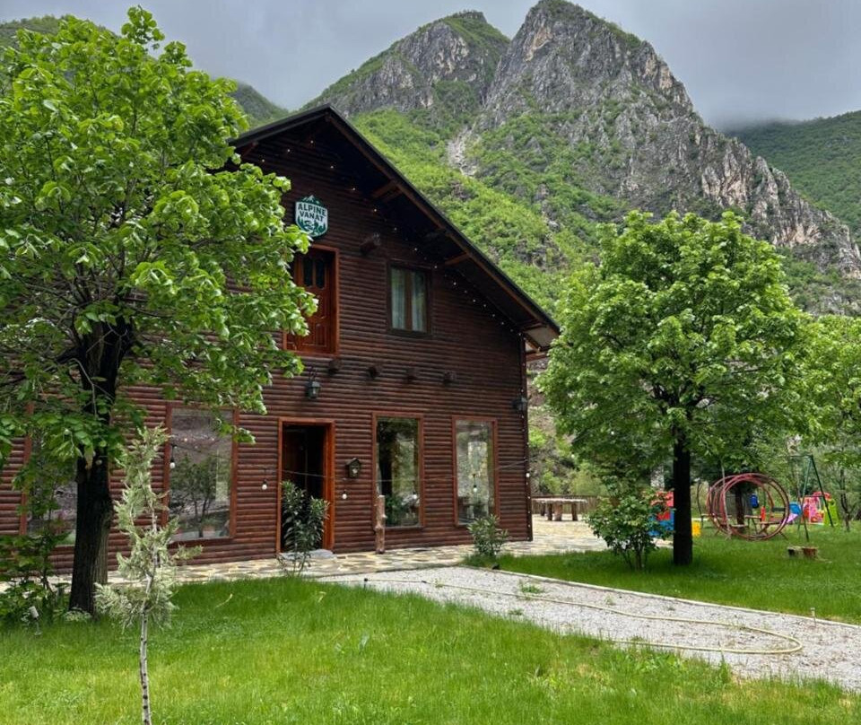 Bujtina Alpine Vanat