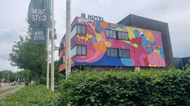 腾凯特埃曼酒店-旅行者