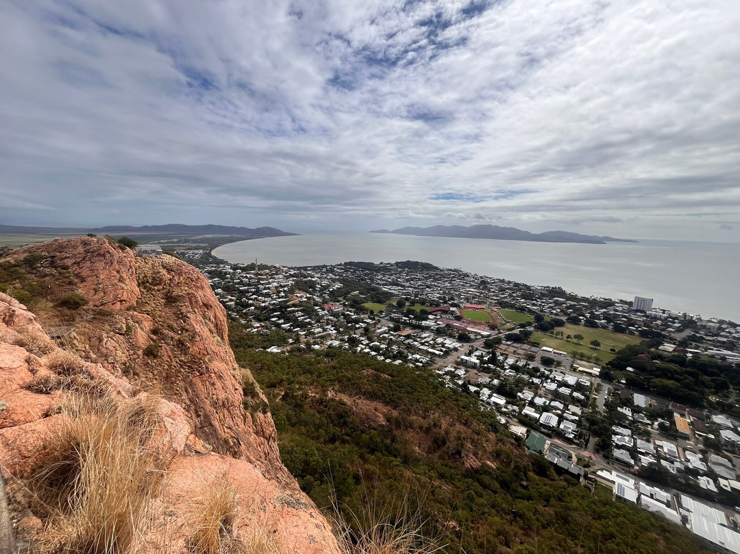 Castle Hill Lookout-汤斯维尔必去景点