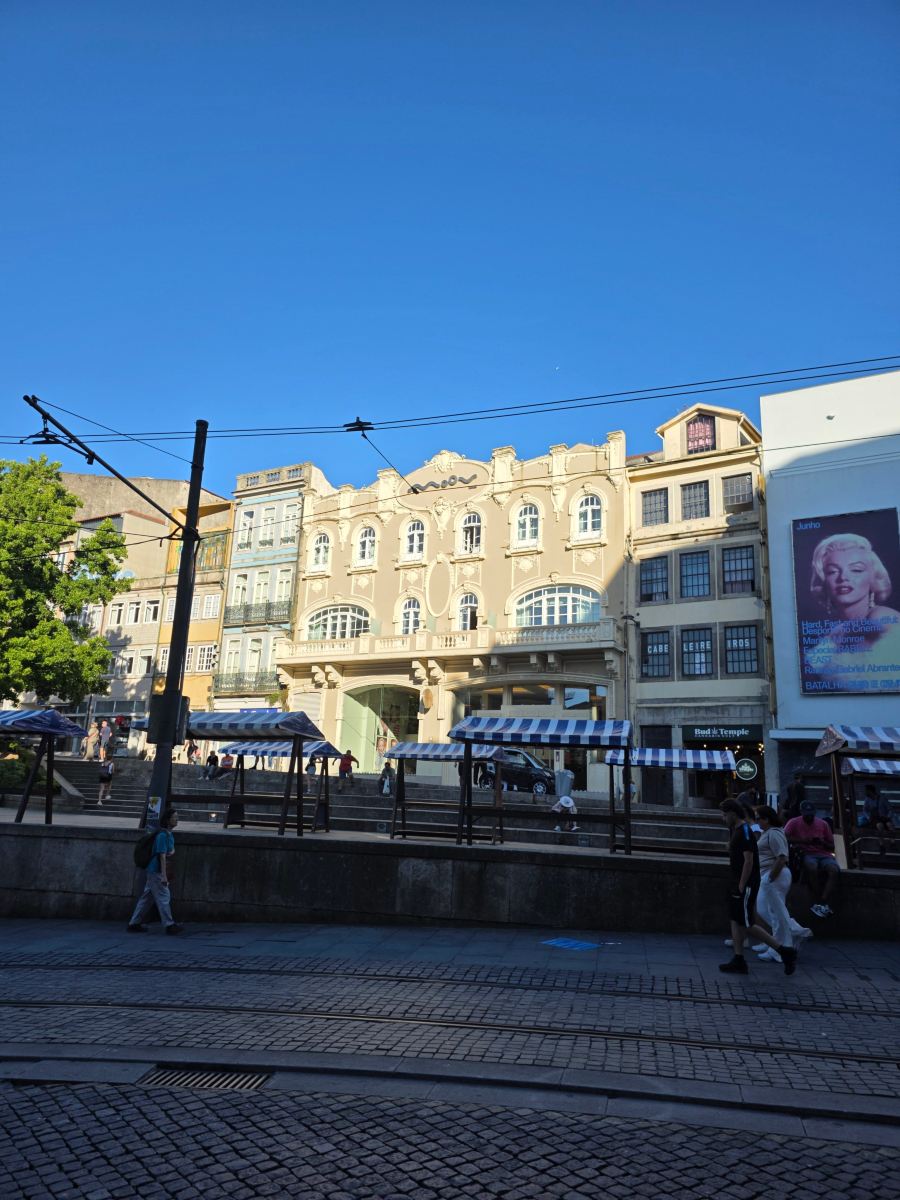 波尔图中心莫夫酒店-旅行者