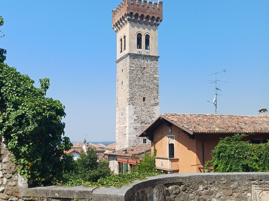 Torre Civica-洛纳托德尔加尔达必去景点