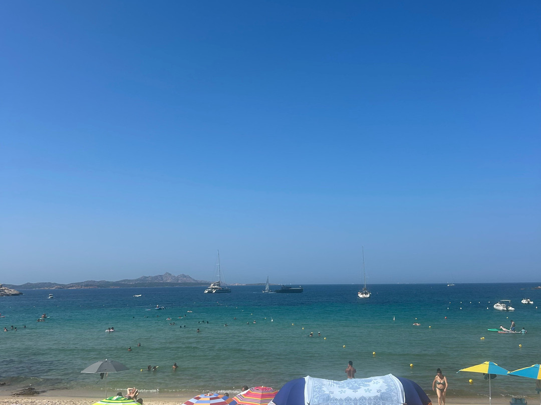 Spiaggia libera Baja Sardinia-Baia Sardinia必去景点