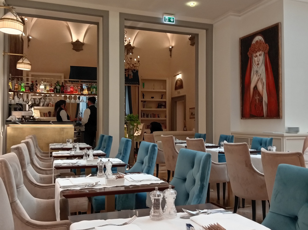 金塔水疗酒店主图