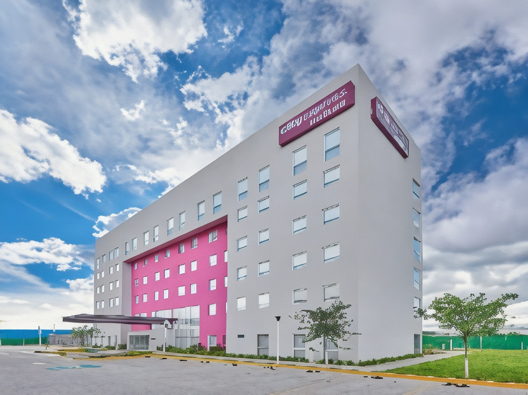 Hotel City Express Suites Silao Aeropuerto