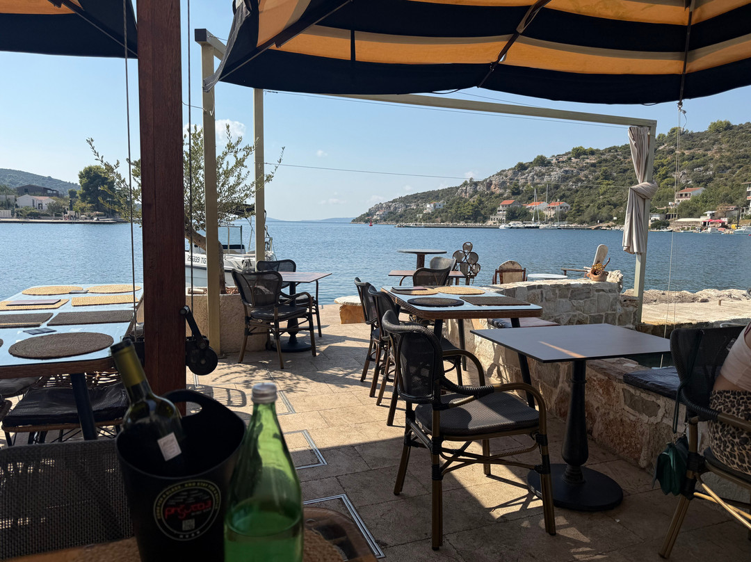 Prsuta3 By The Sea