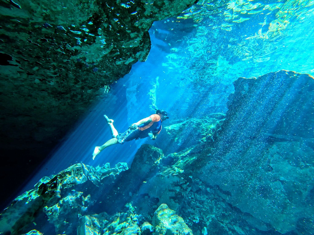 Soliman Bay Tours-图伦必去景点