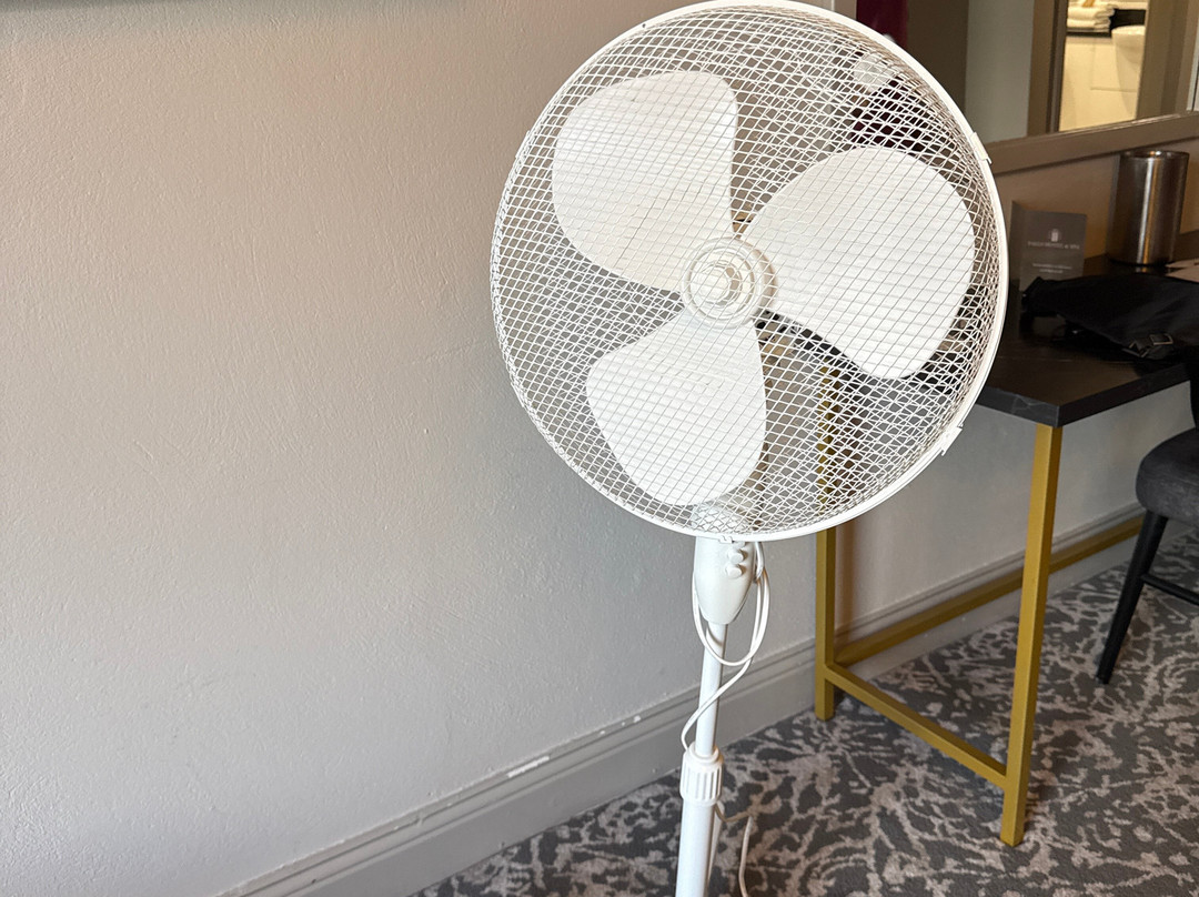 瀑布酒店及水疗中心主图