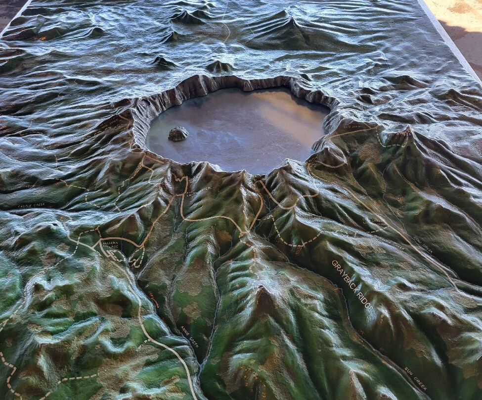 Rim Village-火山湖国家公园必去景点