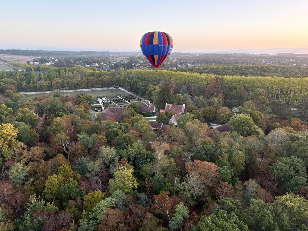 Art Montgolfieres-Saint-Georges-sur-Cher必去景点