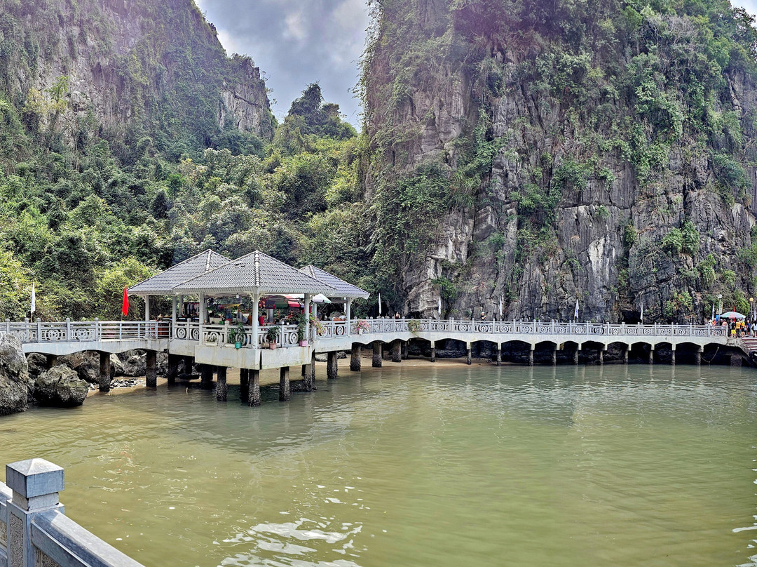 Sung Sot Cave-下龙湾必去景点
