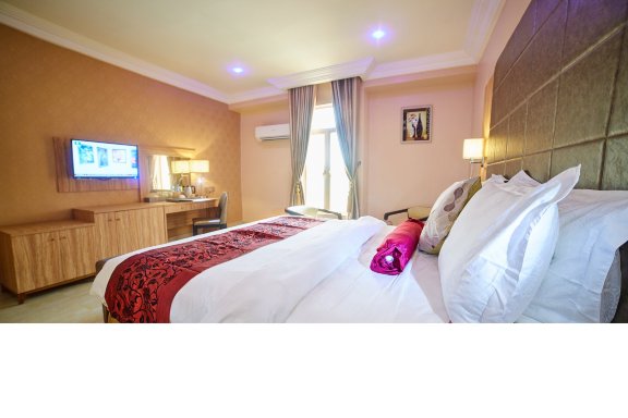 Corinthia Villa Hotel & Suites-官方