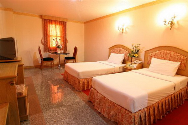 纳王万克因斯13 酒店