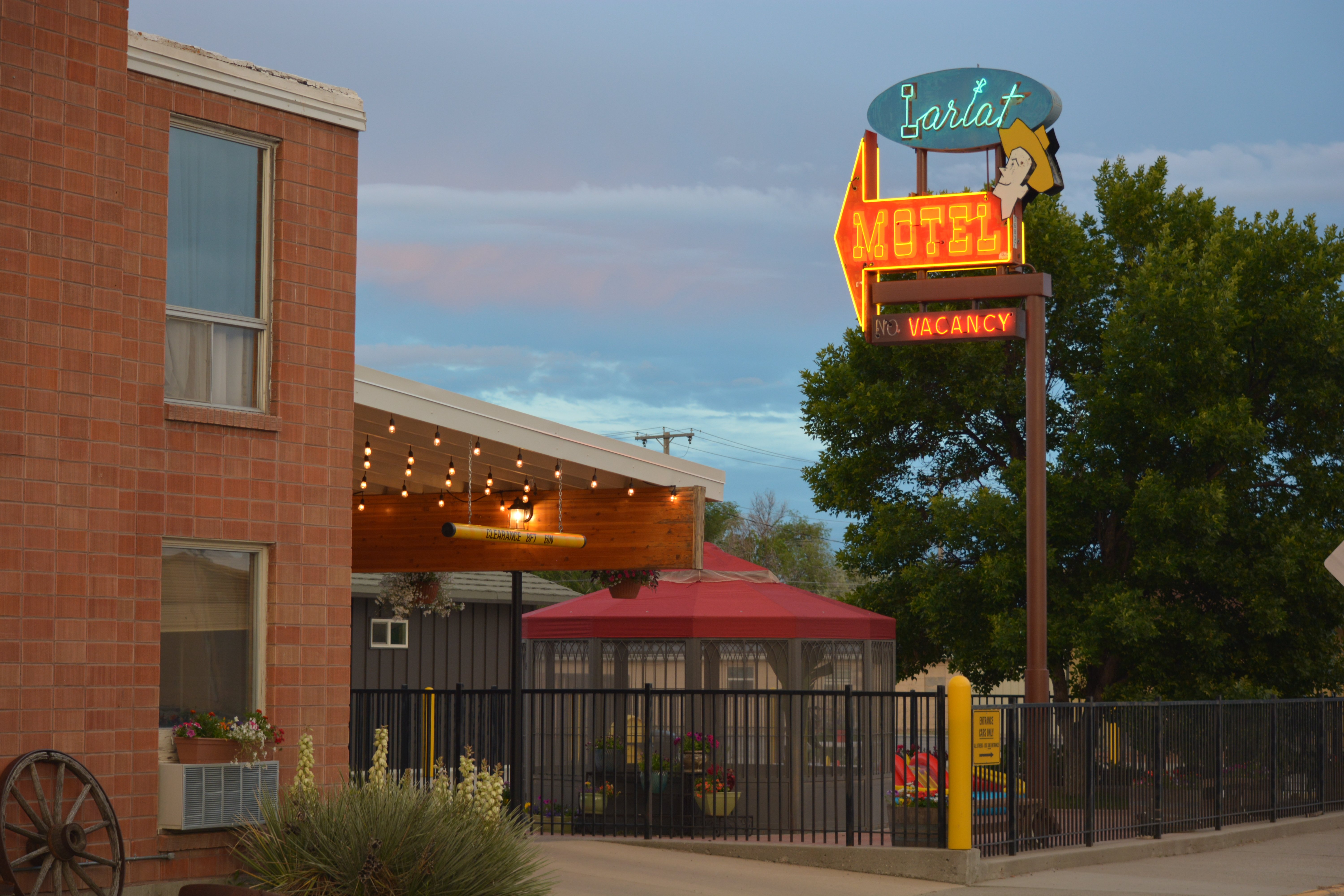 Lariat Motel-官方
