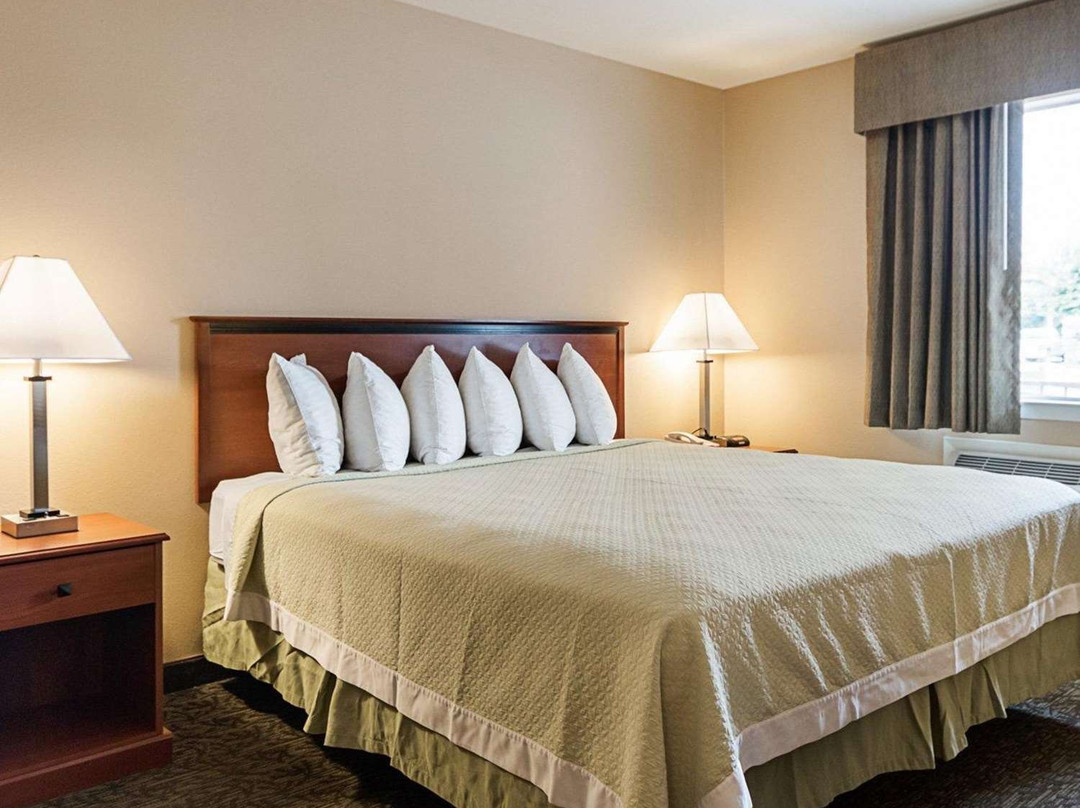 Motel 6 Junction, TX Llano River主图