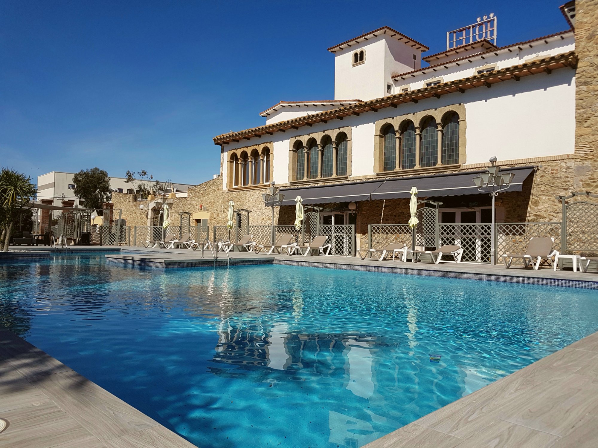 Hotel Castell Blanc-官方
