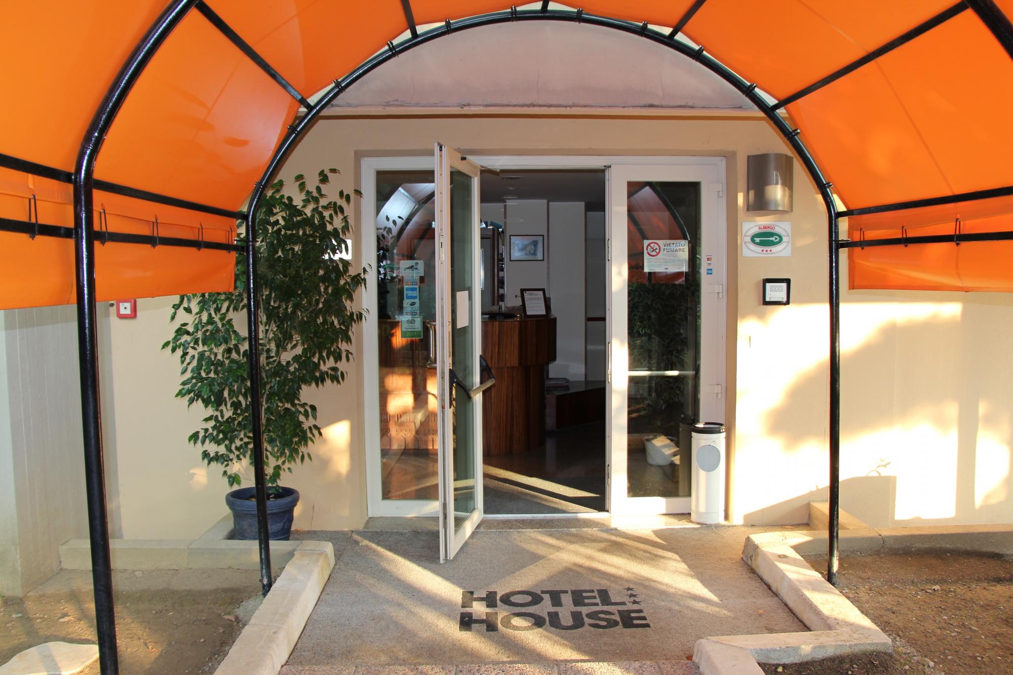 House Hotel Castenaso-官方