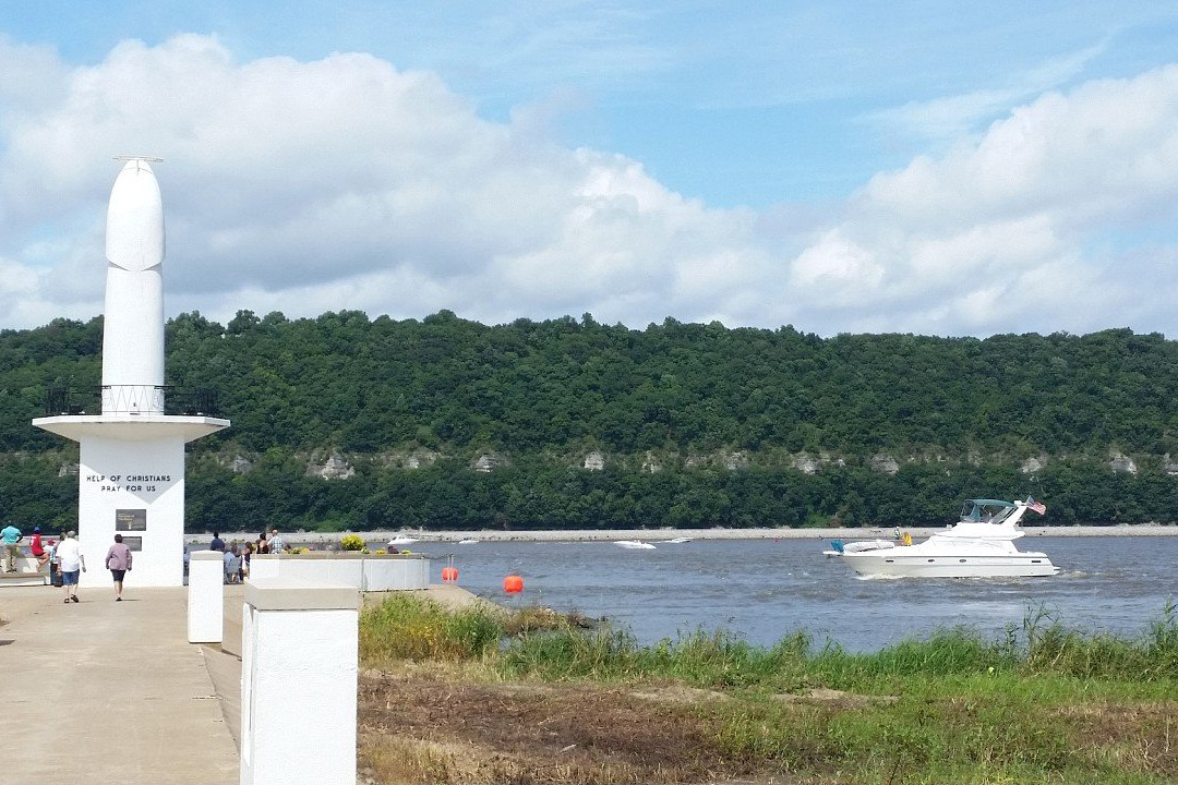 Elsah旅游景点-Our Lady of the Rivers Shrine