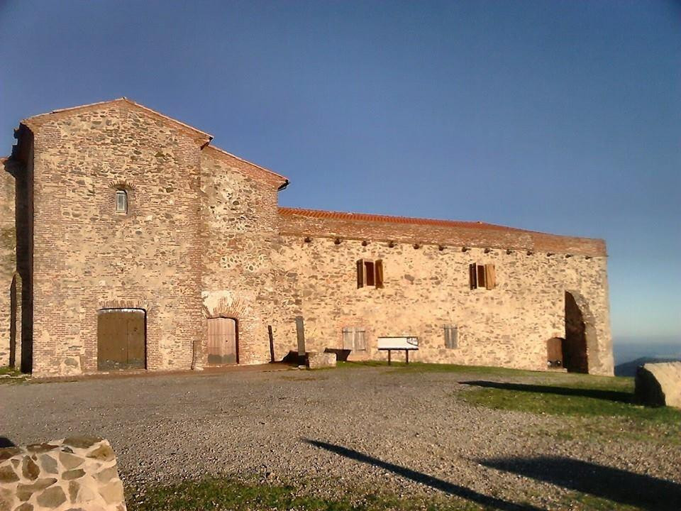 Monasterio de Tentudia景点图片