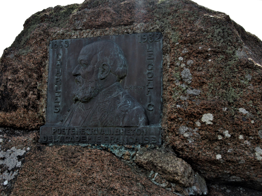 Statue Charles Le Goffic景点图片