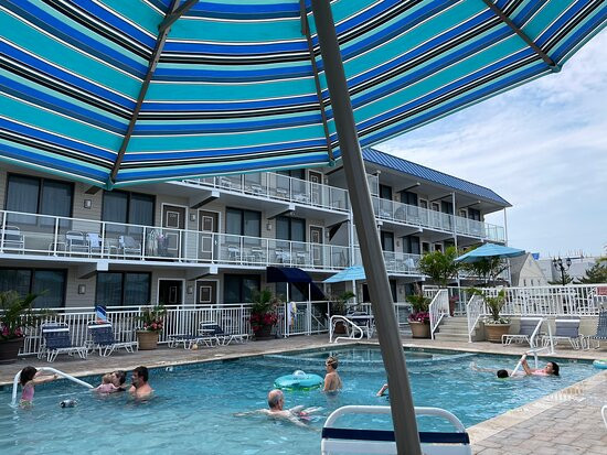Spray Beach Oceanfront Hotel主图