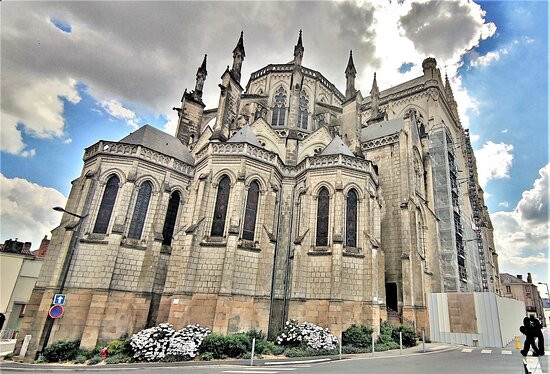 Eglise Notre- Dame de Cholet-绍莱必去景点