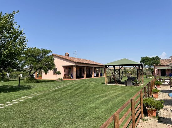 拉格赫托农庄酒店主图