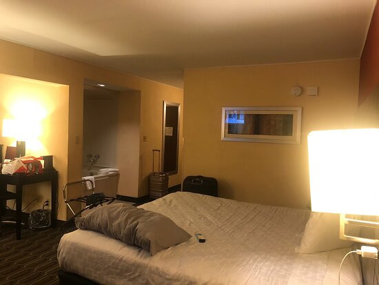Best Western Plus Poconos Hotel主图