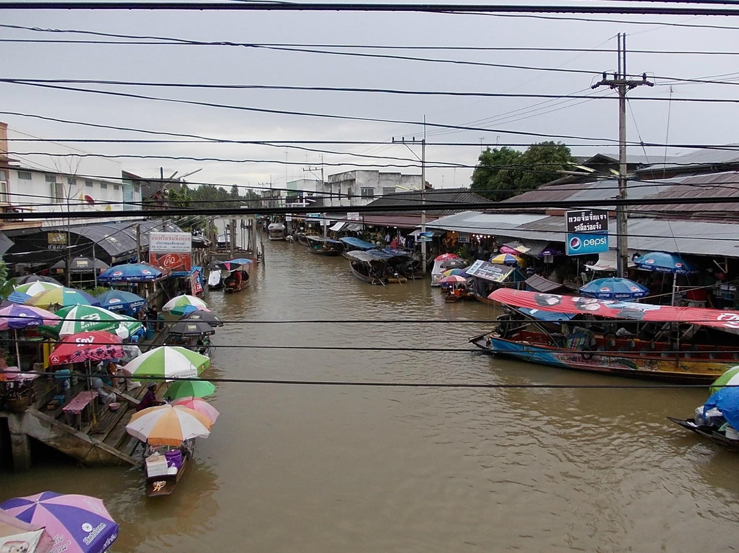 Rose Garden & Amphawa Floating Market One Day Tours - Space Bus景点图片