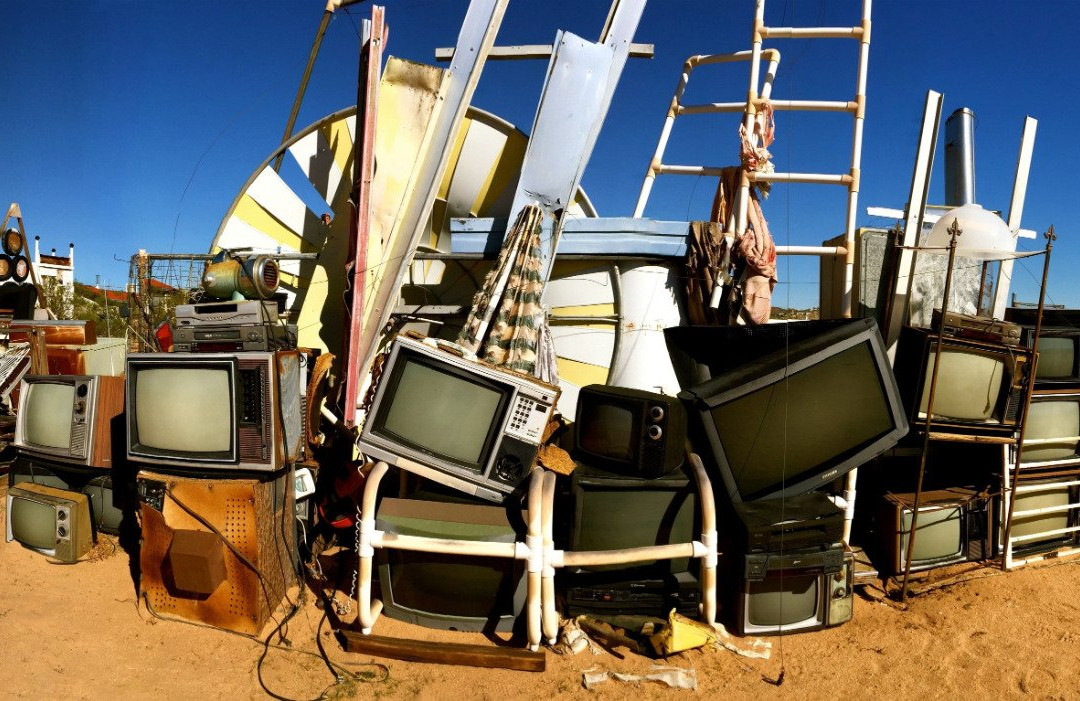 约书亚树旅游景点-Noah Purifoy Desert Art Museum