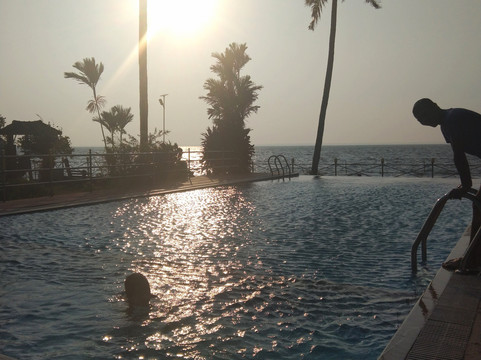 天堂度假村主图