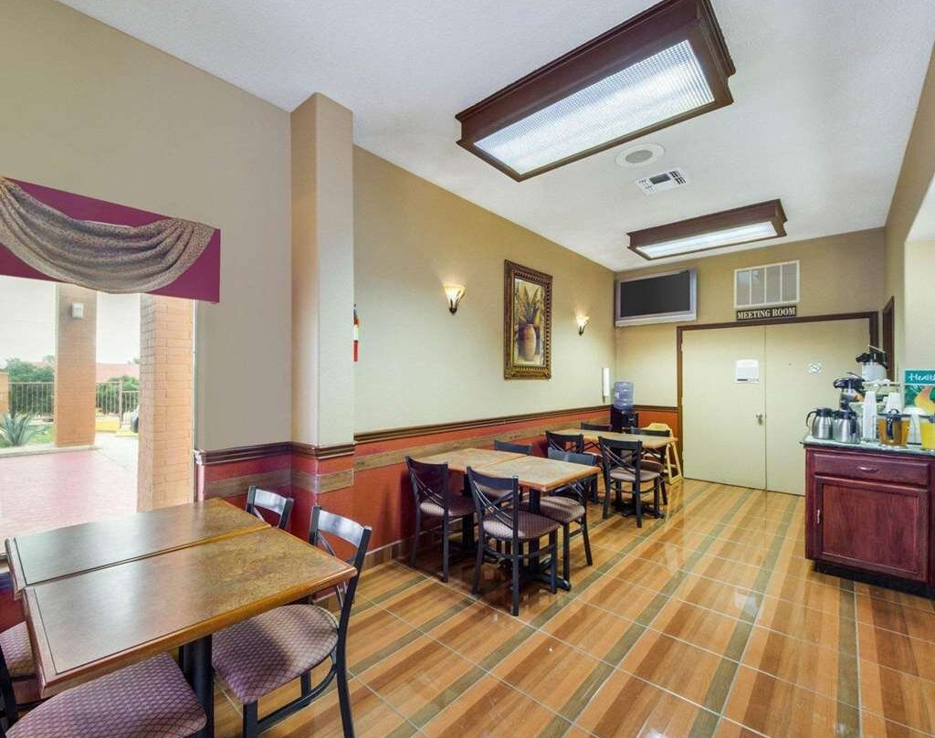 Econo Lodge Inn & Suites Eagle Pass主图